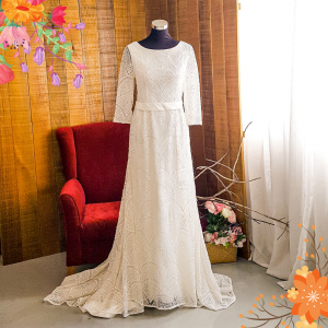 79LLWL01 LL Plus Gracia Long Sleeves Vintage Lace a Plus Size Bride Malaysia Dress Rental